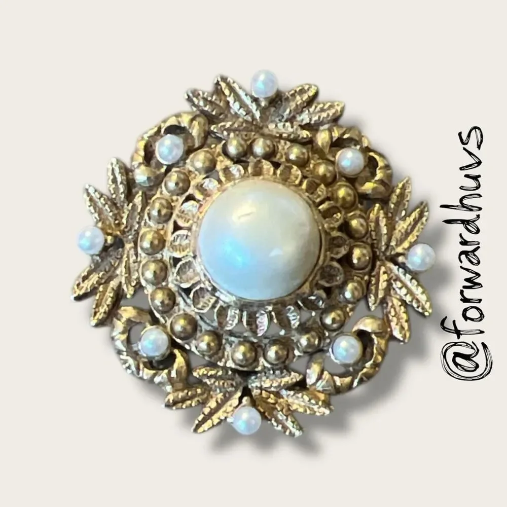 Vintage circular brooch